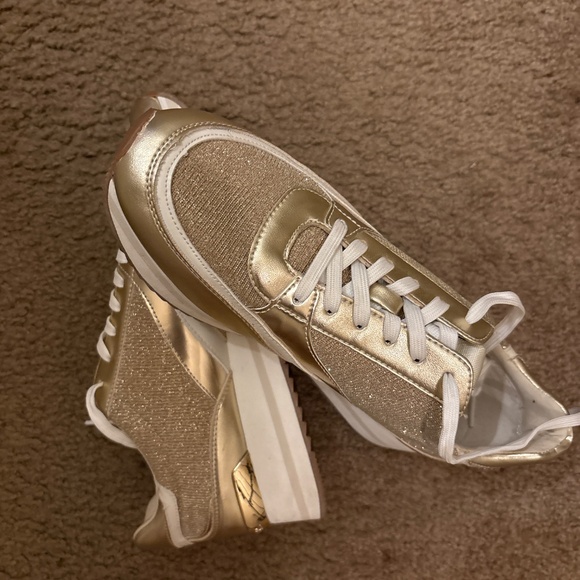 Shoes - Picture 3 of 5